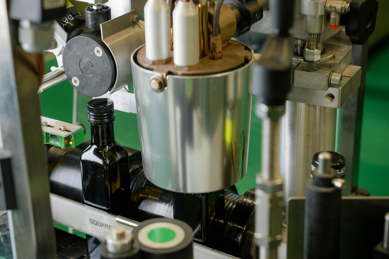 Automated Precision Capping & Optical Labeling